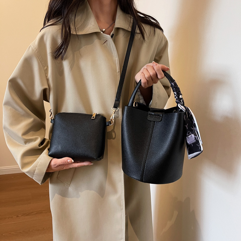 Red PU Bucket Shoulder and Cro - đánh giá và giá Luxury Bags In Sale