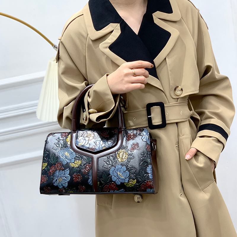 Vintage Floral Embossed Boston - đánh giá và giá Luxury Bags Vegan