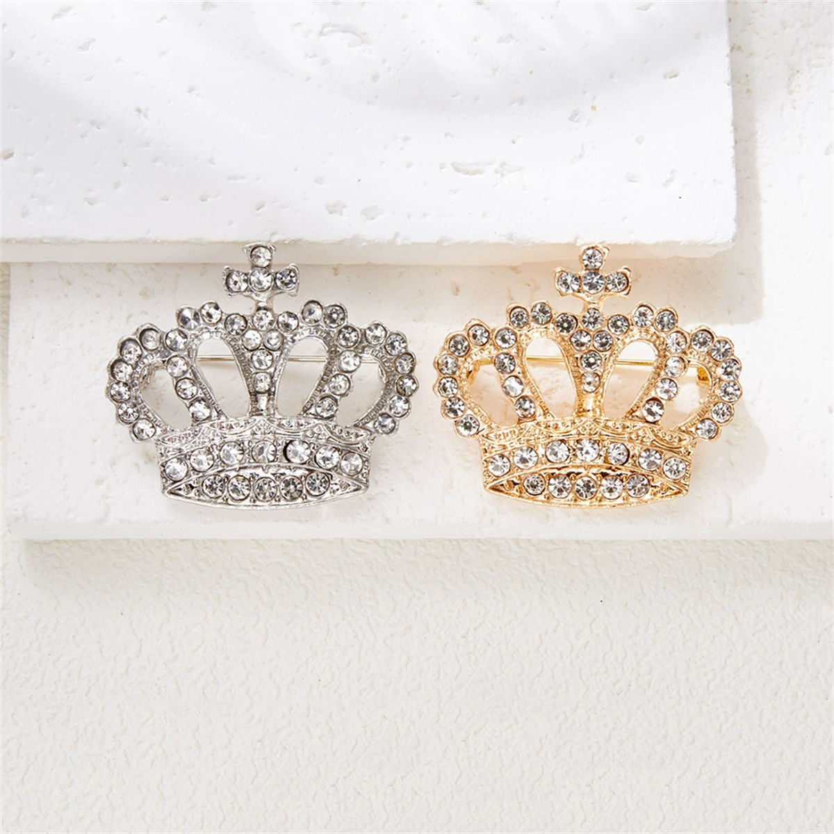 1Pc Creative Retro Crown Broch - đánh giá và giá Luxury Bags 2026 Trends