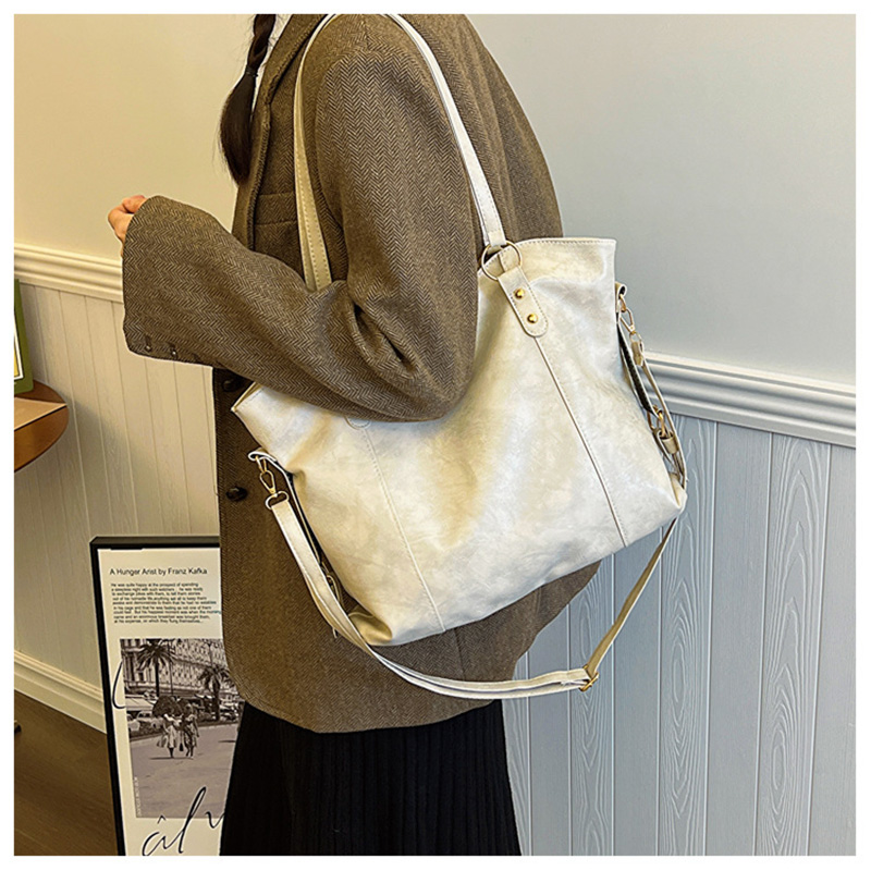 Vintage Women's Shoulder Bag L - đánh giá và giá Luxury Bags Vintage