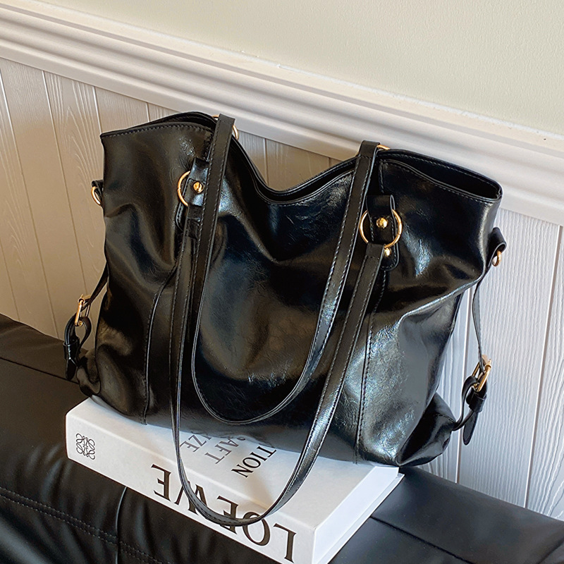 Vintage Women's Shoulder Bag L - đánh giá và giá Luxury Bags Vintage
