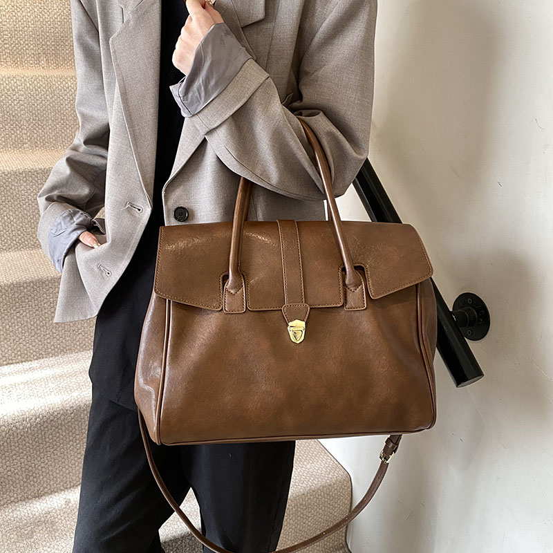 MOODS Branded Luxury Top-handl - đánh giá và giá Luxury Bags Consignment