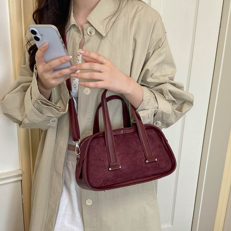 Retro Crocodile Textured Mini  - đánh giá và giá Luxury Bags Consignment