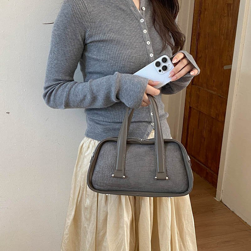Retro Crocodile Textured Mini  - đánh giá và giá Luxury Bags Consignment