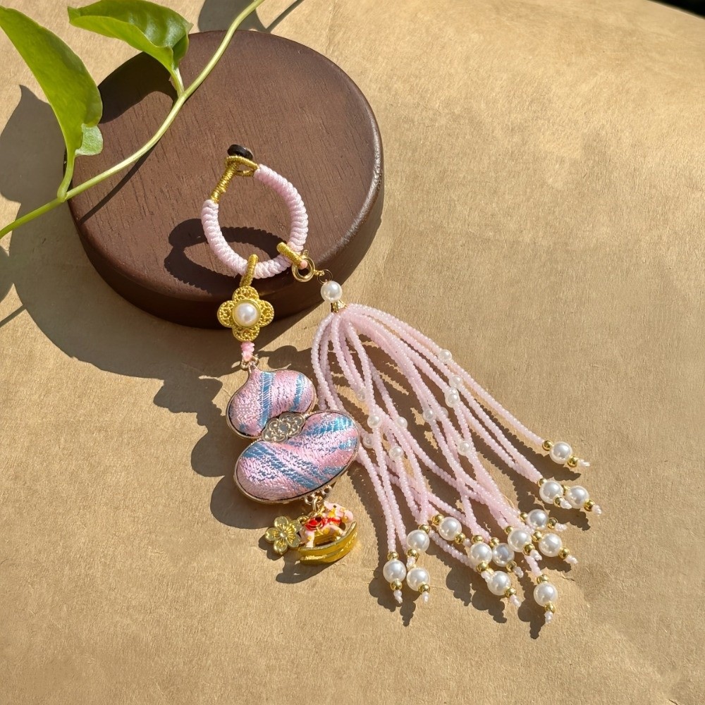 Luxury Brocade Gourd Pendant B - đánh giá và giá Luxury Bags Yellow
