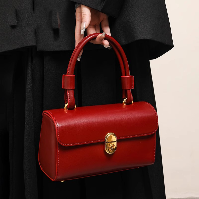 Luxury Bridal Red Wedding Bag  - đánh giá và giá Luxury Bags Korea