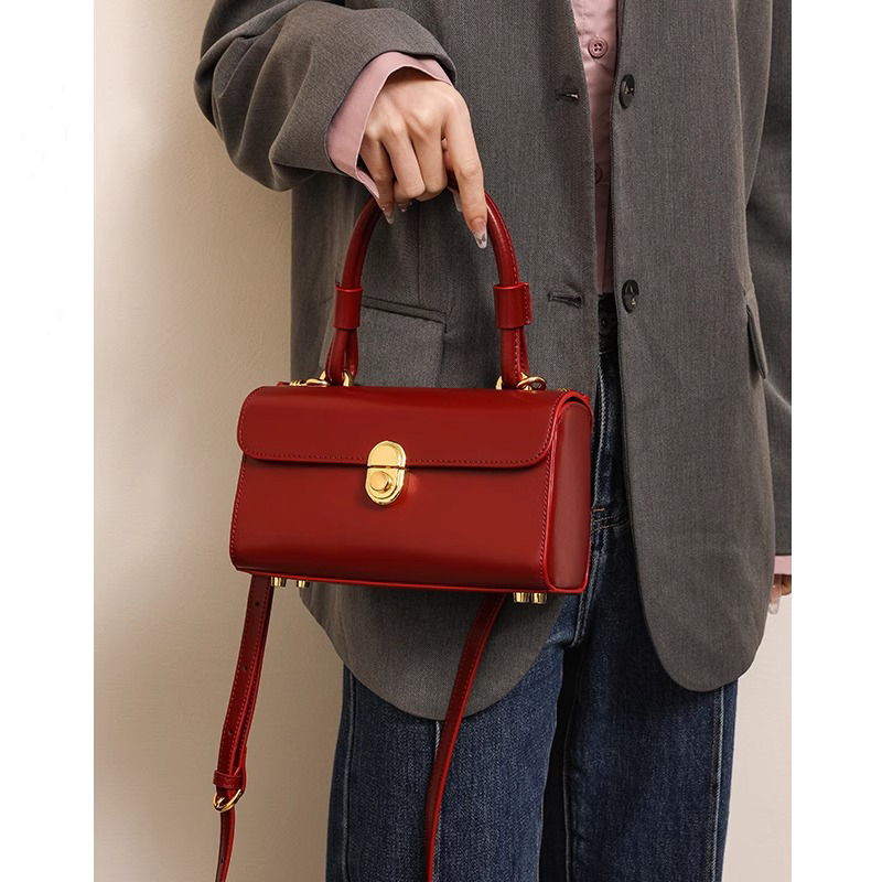 Luxury Bridal Red Wedding Bag  - đánh giá và giá Luxury Bags Korea