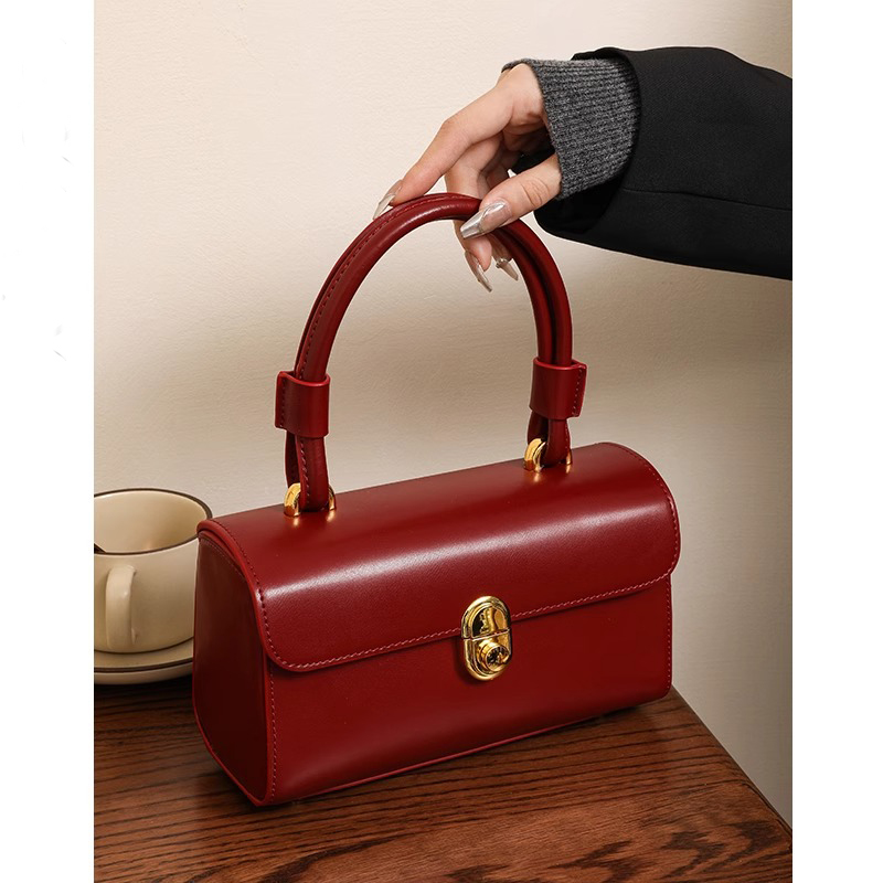 Luxury Bridal Red Wedding Bag  - đánh giá và giá Luxury Bags Korea