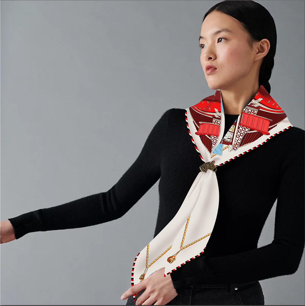 Triangle Shape Silk Twill Scar - đánh giá và giá Luxury Bags La